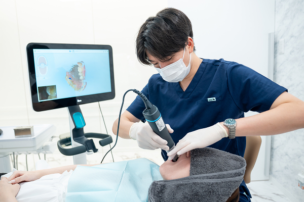 型取り・仮歯装着