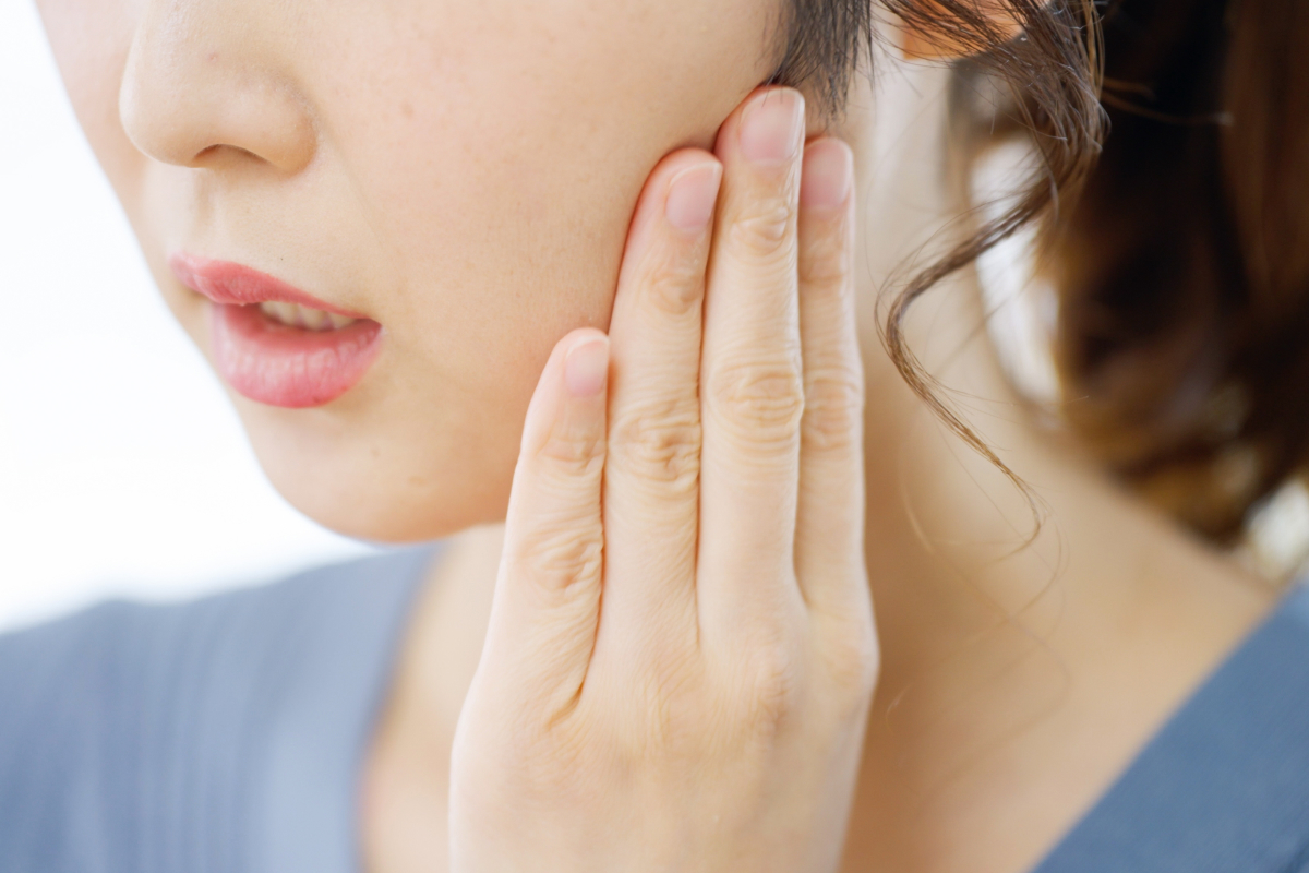 親知らずは何故、腫れたり痛みを伴う？