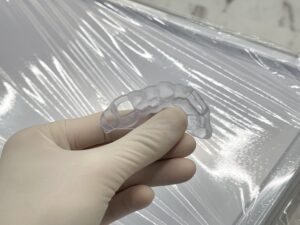 ガイド手術に使用するインプラント用マウスピース